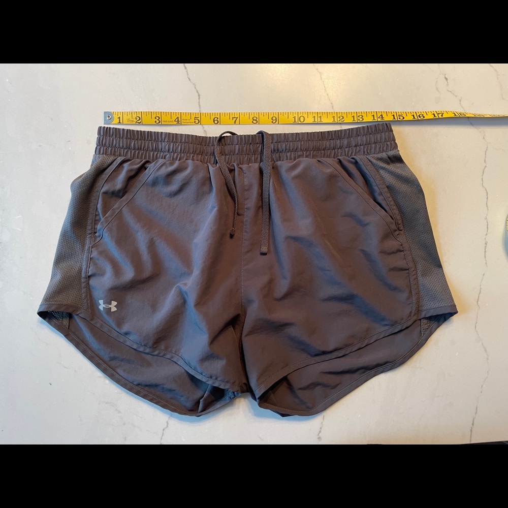 Under Armour Fly By Shorts in Charcoal Gray Medium